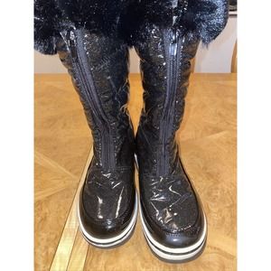 NWOB!! Justice Faux Fur Boots Girls Size Youth 3/5